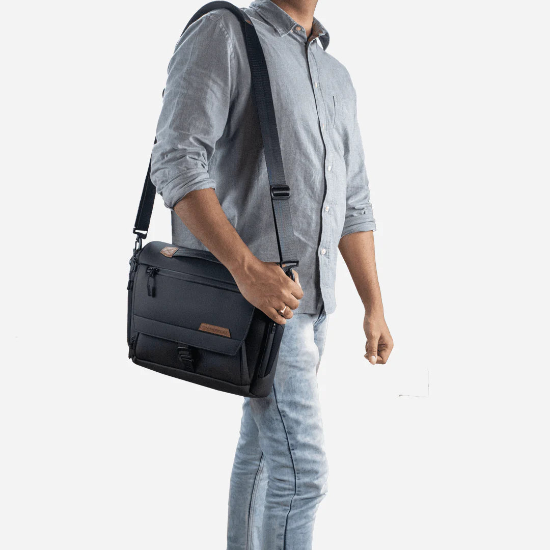 Envoy Bag Black Edition by Carbonado