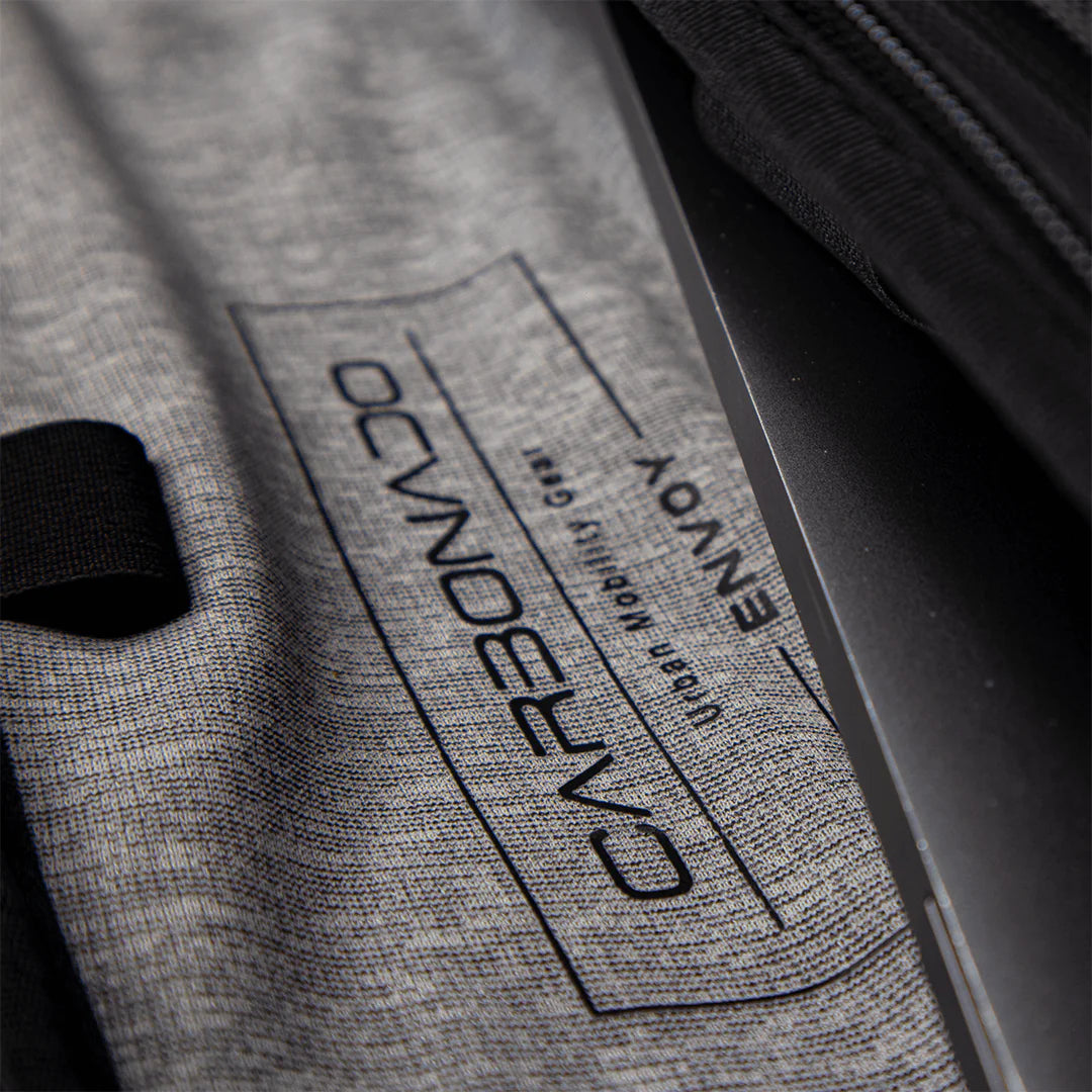 Envoy Bag Black Edition by Carbonado