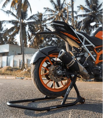 TVS Apache RTR 200 4V - Black Paddock Stand - Mototorque